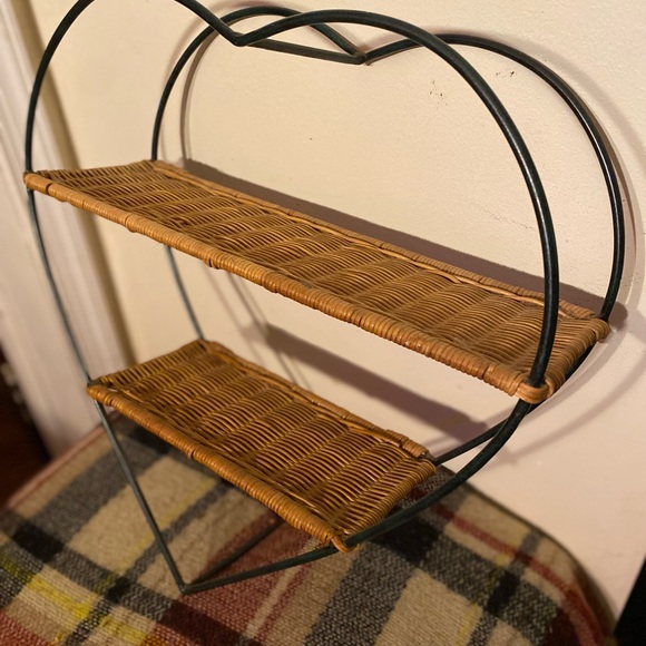 Shelf- heart shaped wall shelf - Picture 2 of 10